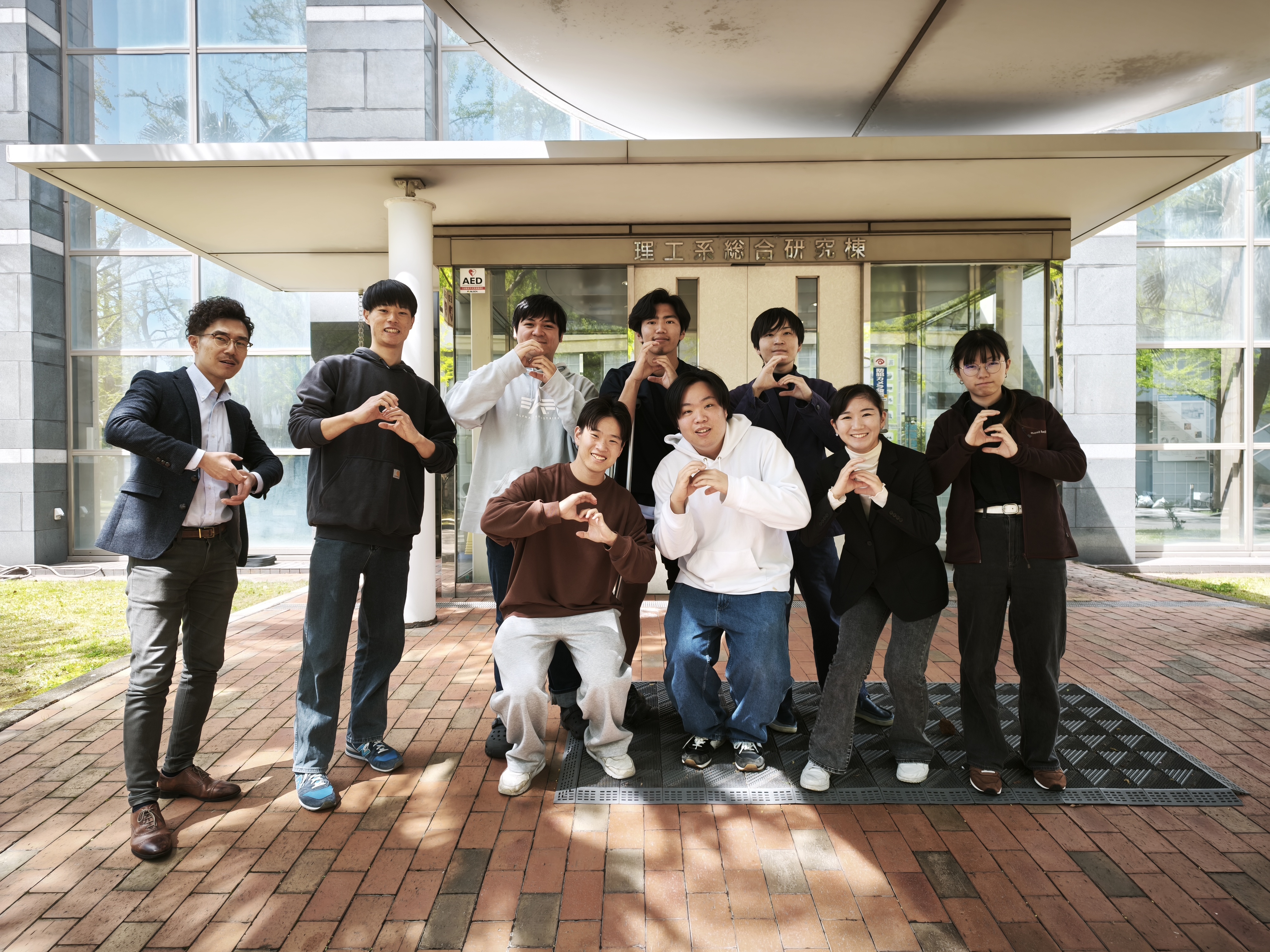 ������